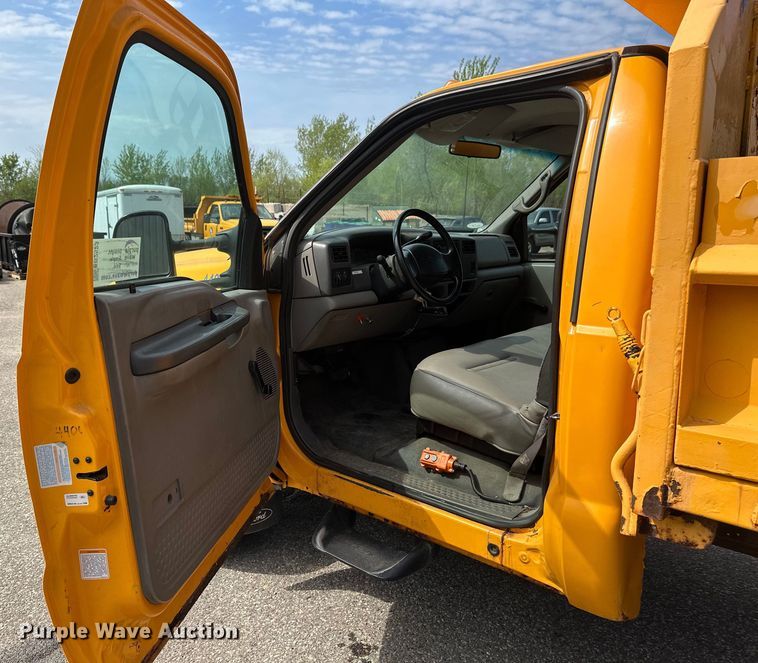 image for item EB2523 1999 Ford F450 Super Duty XL dump truck