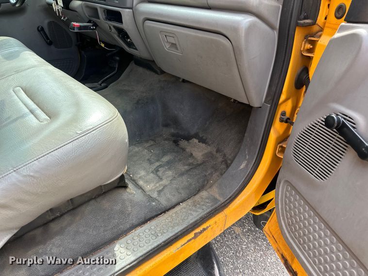 image for item EB2523 1999 Ford F450 Super Duty XL dump truck