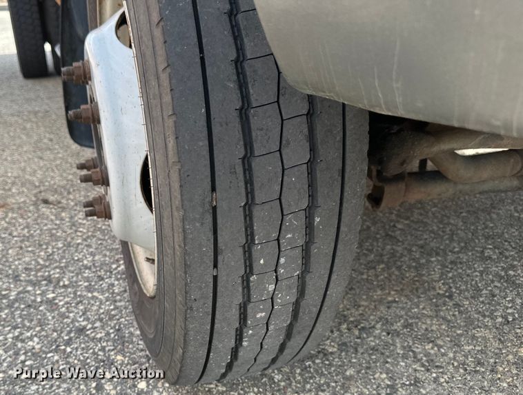 image for item EB2523 1999 Ford F450 Super Duty XL dump truck