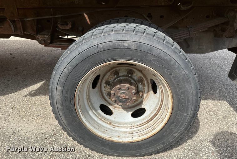 image for item EB2523 1999 Ford F450 Super Duty XL dump truck