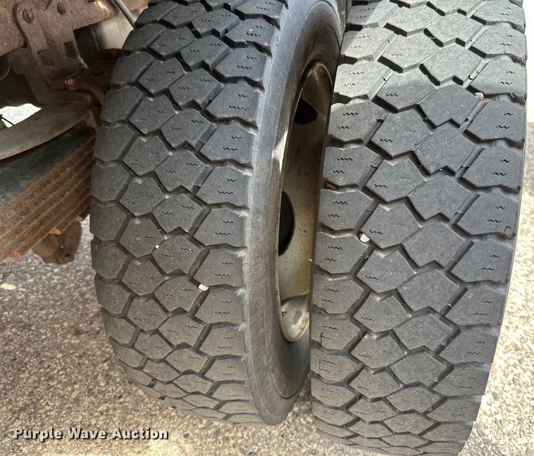 image for item EB2523 1999 Ford F450 Super Duty XL dump truck