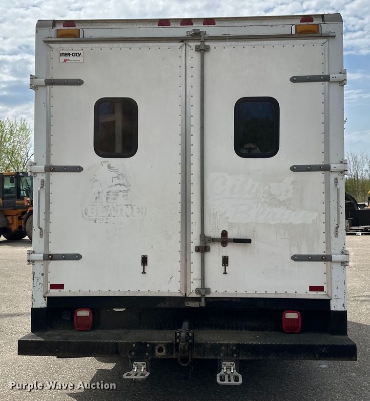 image for item EB2526 2001 Ford  E350 Super Duty delivery truck