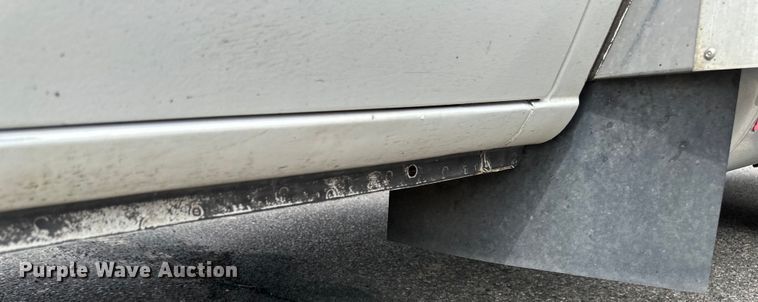 image for item EB2526 2001 Ford  E350 Super Duty delivery truck