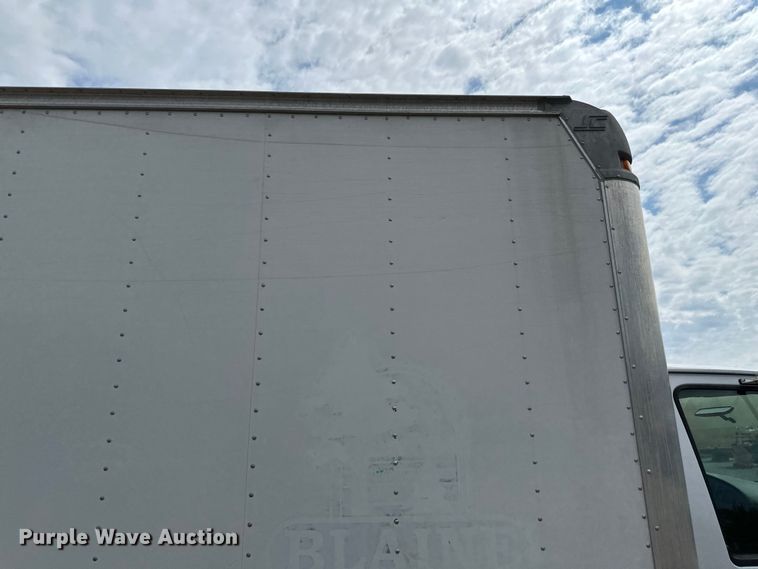 image for item EB2526 2001 Ford  E350 Super Duty delivery truck