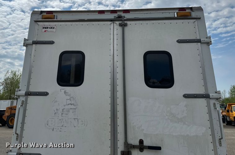 image for item EB2526 2001 Ford  E350 Super Duty delivery truck