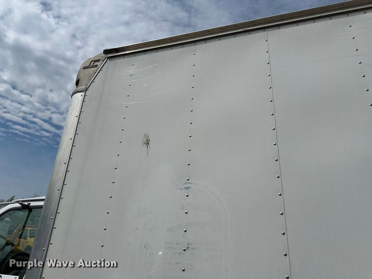 image for item EB2526 2001 Ford  E350 Super Duty delivery truck