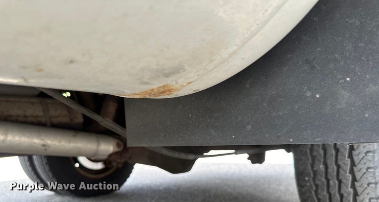 image for item EB2526 2001 Ford  E350 Super Duty delivery truck