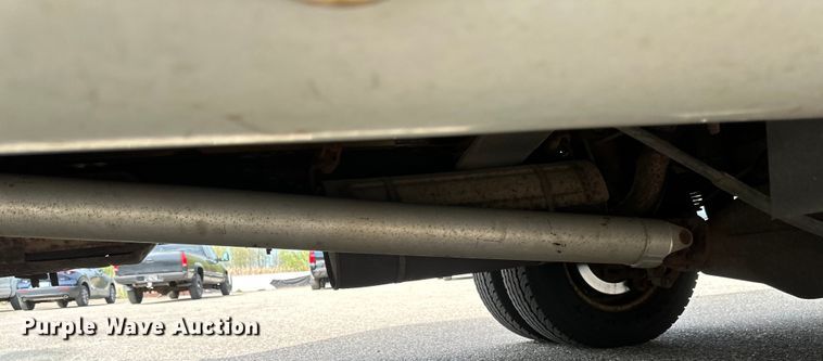 image for item EB2526 2001 Ford  E350 Super Duty delivery truck