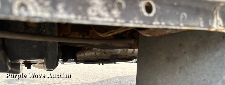 image for item EB2526 2001 Ford  E350 Super Duty delivery truck