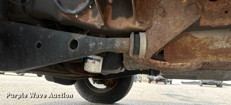 image for item EB2526 2001 Ford  E350 Super Duty delivery truck