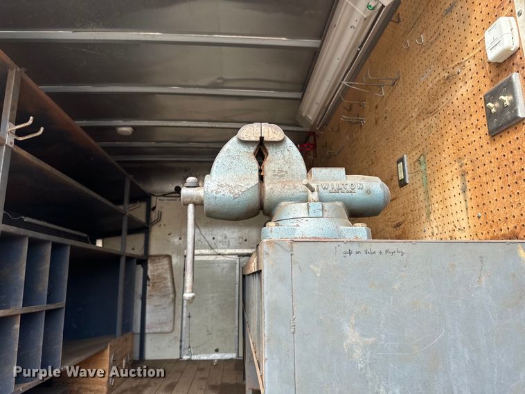 image for item EB2526 2001 Ford  E350 Super Duty delivery truck