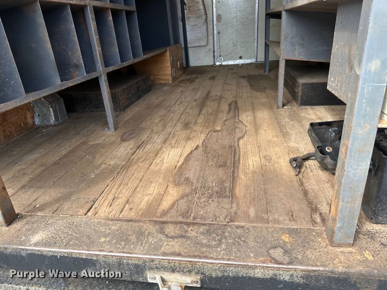 image for item EB2526 2001 Ford  E350 Super Duty delivery truck