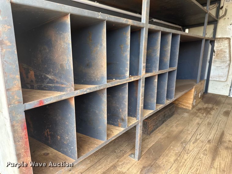 image for item EB2526 2001 Ford  E350 Super Duty delivery truck