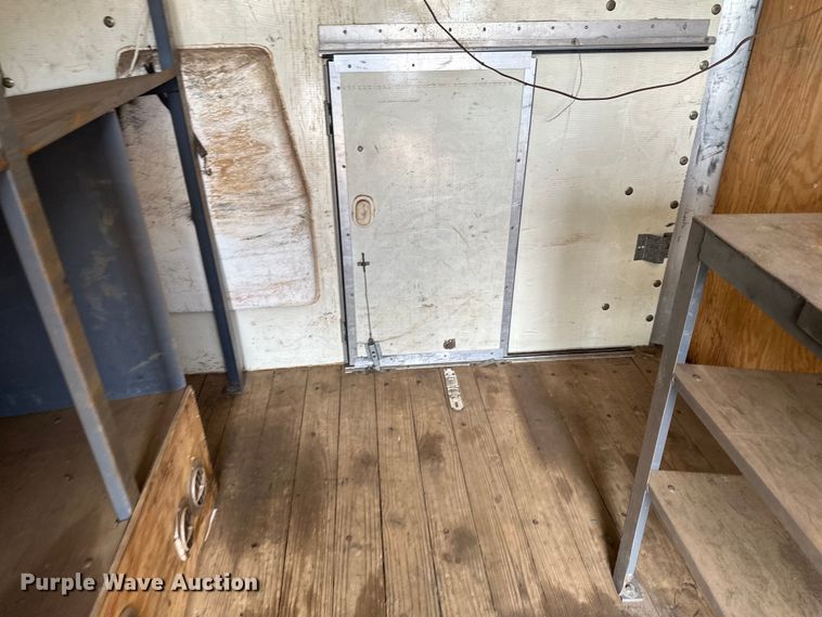 image for item EB2526 2001 Ford  E350 Super Duty delivery truck