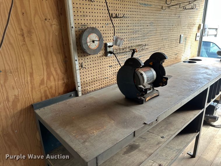 image for item EB2526 2001 Ford  E350 Super Duty delivery truck