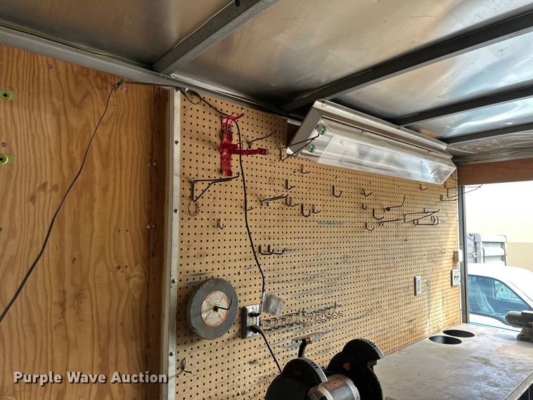 image for item EB2526 2001 Ford  E350 Super Duty delivery truck