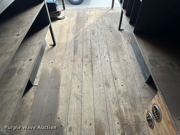 image for item EB2526 2001 Ford  E350 Super Duty delivery truck