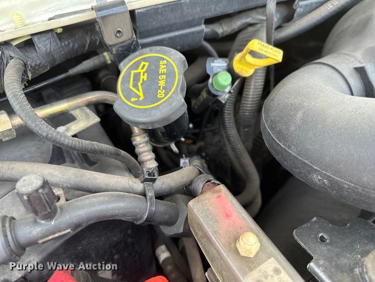 image for item EB2526 2001 Ford  E350 Super Duty delivery truck