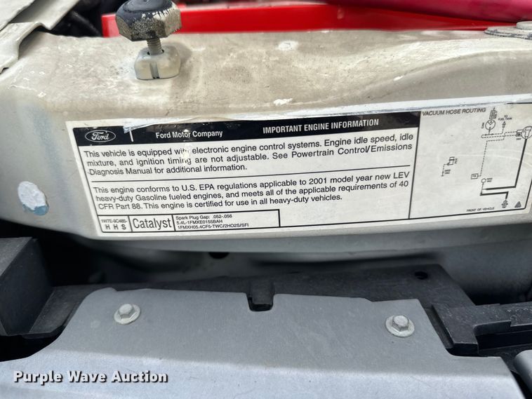 image for item EB2526 2001 Ford  E350 Super Duty delivery truck