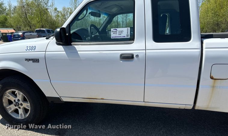 image for item EB2532 2005 Ford Ranger XLT SuperCab pickup truck