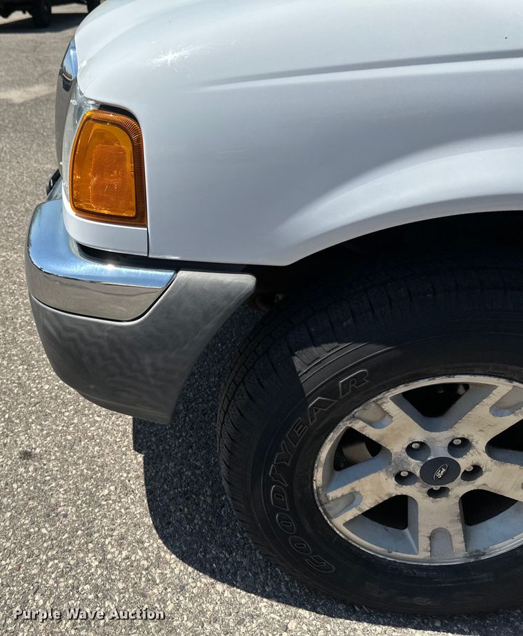 image for item EB2532 2005 Ford Ranger XLT SuperCab pickup truck