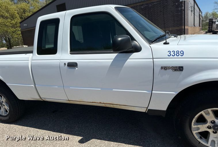 image for item EB2532 2005 Ford Ranger XLT SuperCab pickup truck