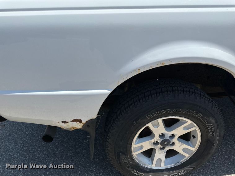 image for item EB2532 2005 Ford Ranger XLT SuperCab pickup truck