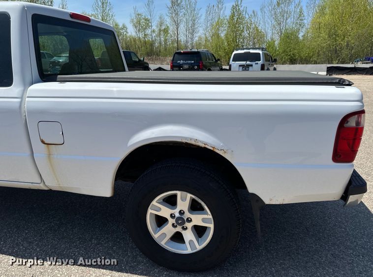 image for item EB2532 2005 Ford Ranger XLT SuperCab pickup truck