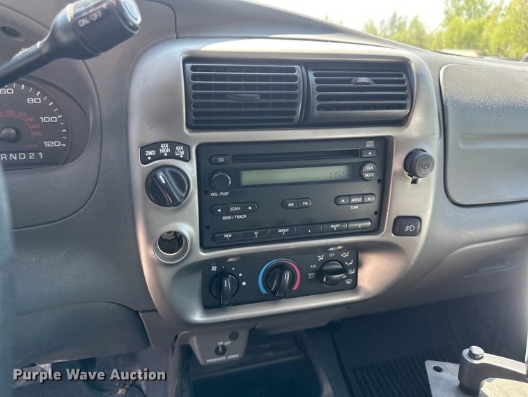 image for item EB2532 2005 Ford Ranger XLT SuperCab pickup truck