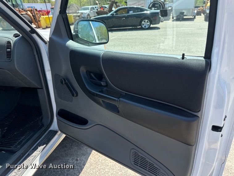 image for item EB2532 2005 Ford Ranger XLT SuperCab pickup truck