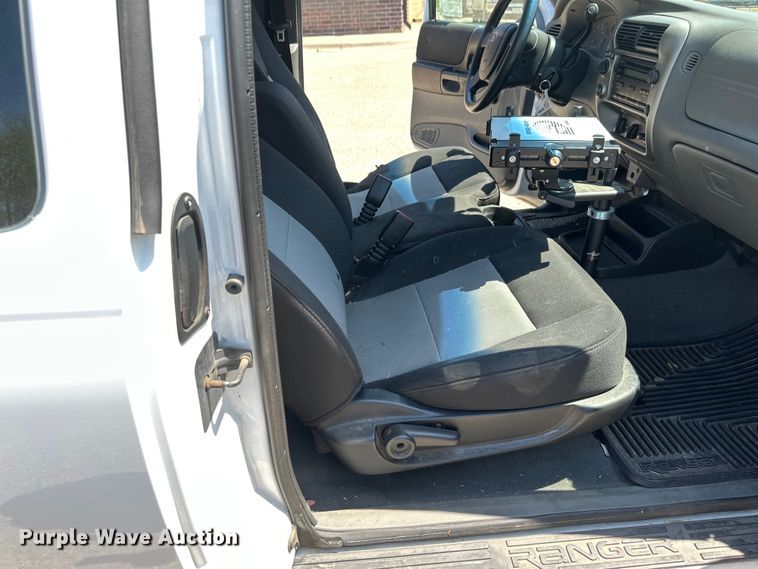 image for item EB2532 2005 Ford Ranger XLT SuperCab pickup truck