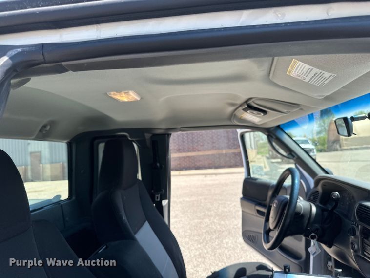 image for item EB2532 2005 Ford Ranger XLT SuperCab pickup truck