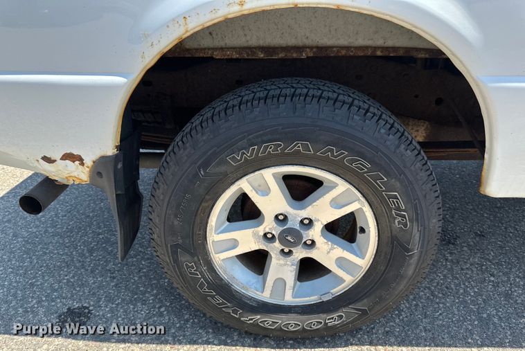 image for item EB2532 2005 Ford Ranger XLT SuperCab pickup truck