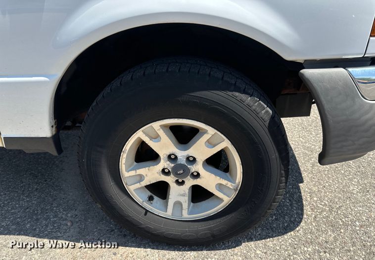 image for item EB2532 2005 Ford Ranger XLT SuperCab pickup truck