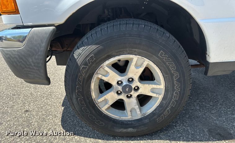 image for item EB2532 2005 Ford Ranger XLT SuperCab pickup truck