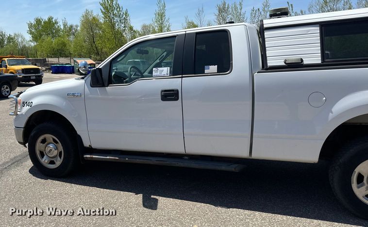 image for item EB2533 2005 Ford F150 XLT SuperCab pickup truck