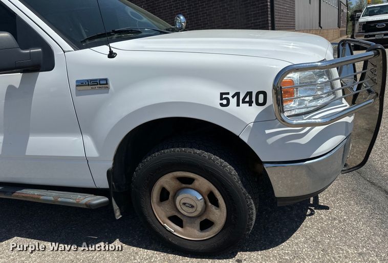 image for item EB2533 2005 Ford F150 XLT SuperCab pickup truck