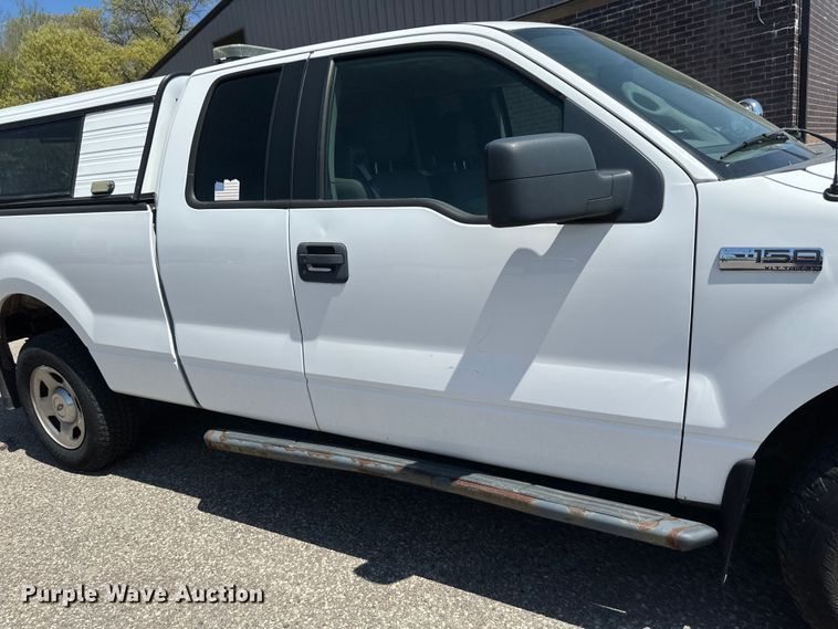 image for item EB2533 2005 Ford F150 XLT SuperCab pickup truck