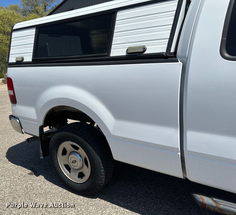 image for item EB2533 2005 Ford F150 XLT SuperCab pickup truck