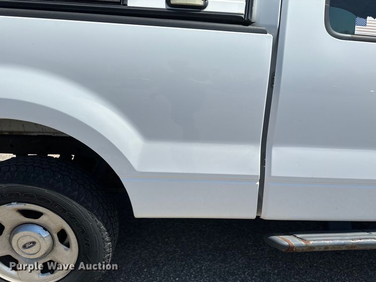image for item EB2533 2005 Ford F150 XLT SuperCab pickup truck