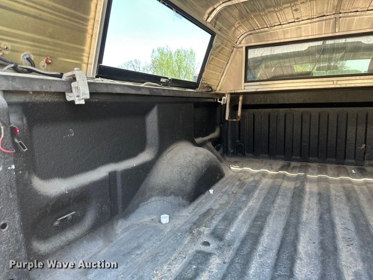 image for item EB2533 2005 Ford F150 XLT SuperCab pickup truck