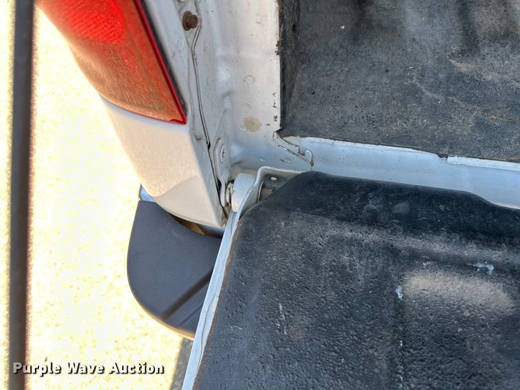 image for item EB2533 2005 Ford F150 XLT SuperCab pickup truck