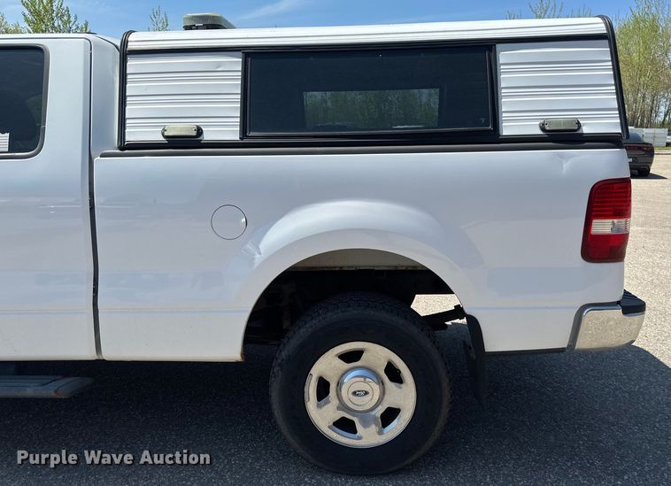 image for item EB2533 2005 Ford F150 XLT SuperCab pickup truck