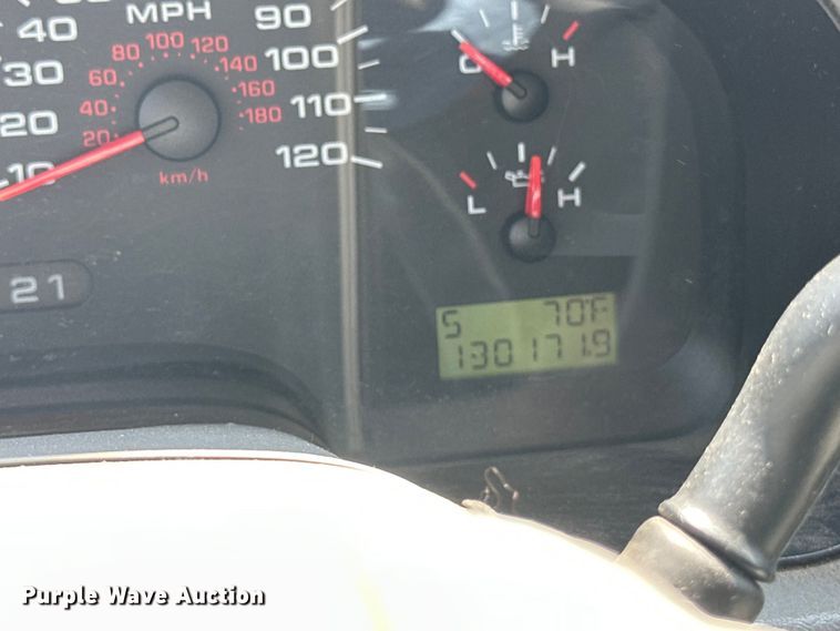 image for item EB2533 2005 Ford F150 XLT SuperCab pickup truck