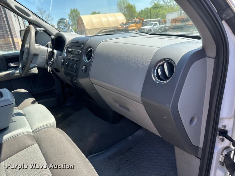 image for item EB2533 2005 Ford F150 XLT SuperCab pickup truck