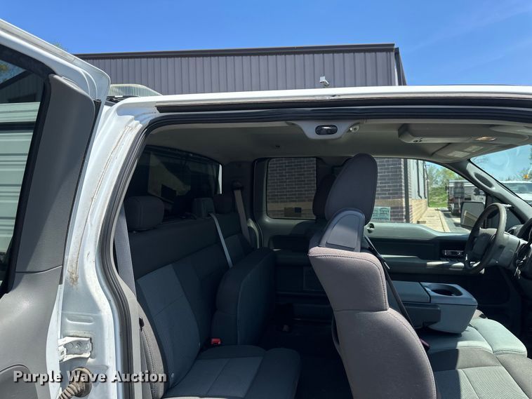 image for item EB2533 2005 Ford F150 XLT SuperCab pickup truck