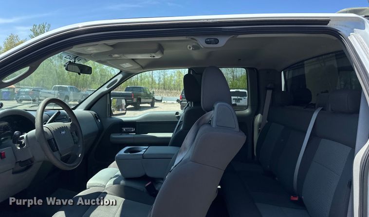 image for item EB2533 2005 Ford F150 XLT SuperCab pickup truck