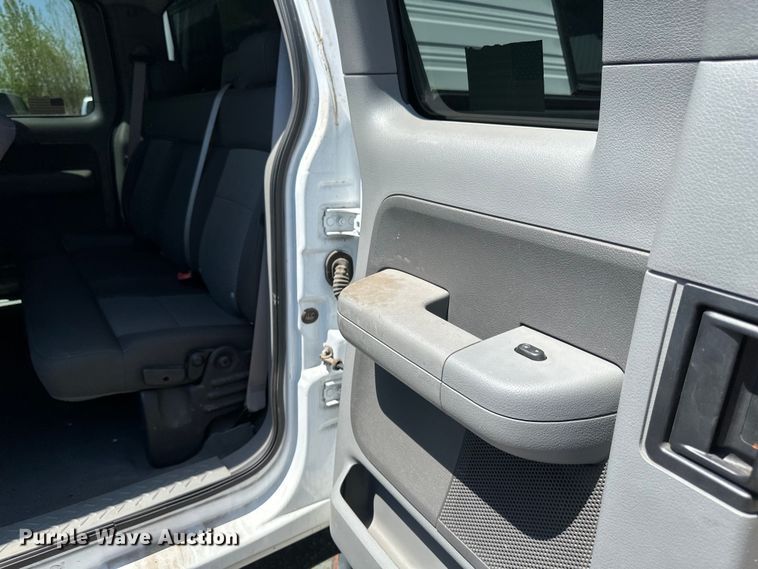 image for item EB2533 2005 Ford F150 XLT SuperCab pickup truck