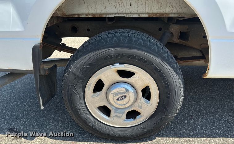 image for item EB2533 2005 Ford F150 XLT SuperCab pickup truck