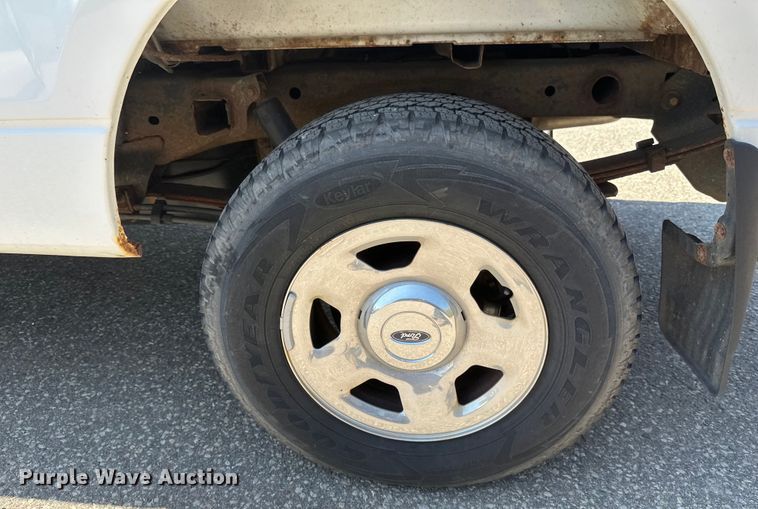 image for item EB2533 2005 Ford F150 XLT SuperCab pickup truck